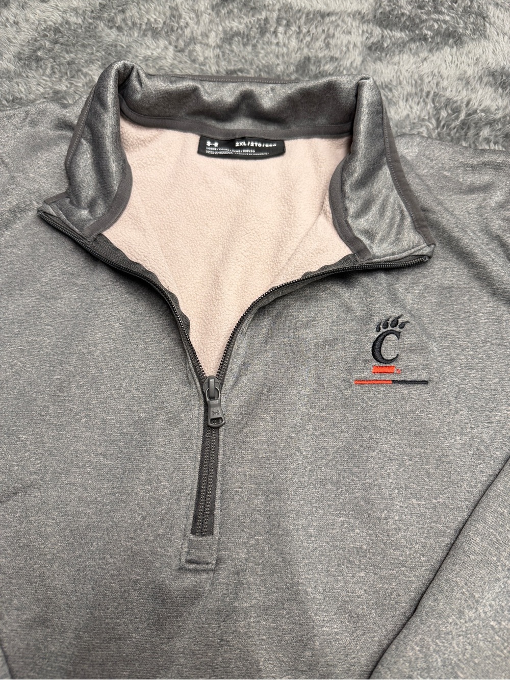 Under Armour Cincinnati Bearcats 1/4 Zip Pullover Size Men’s 2XL!